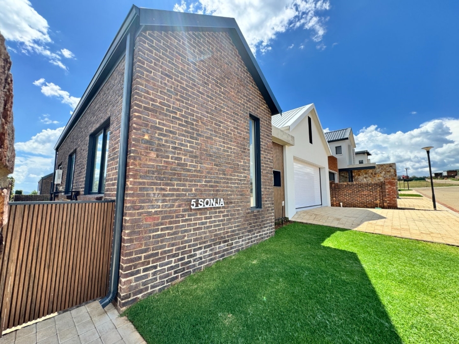 3 Bedroom Property for Sale in Helderzicht Eco Estate North West